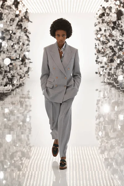 Look 4